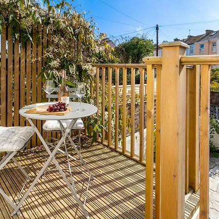 Stylish Near Seafront